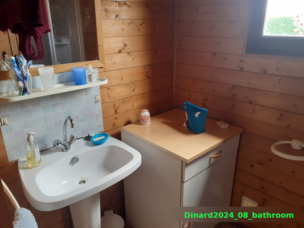 Dinard2024_08_bathroom