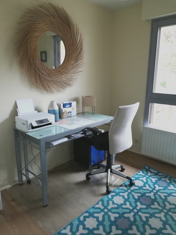 second bedroom sleeps 2 (folding bed)