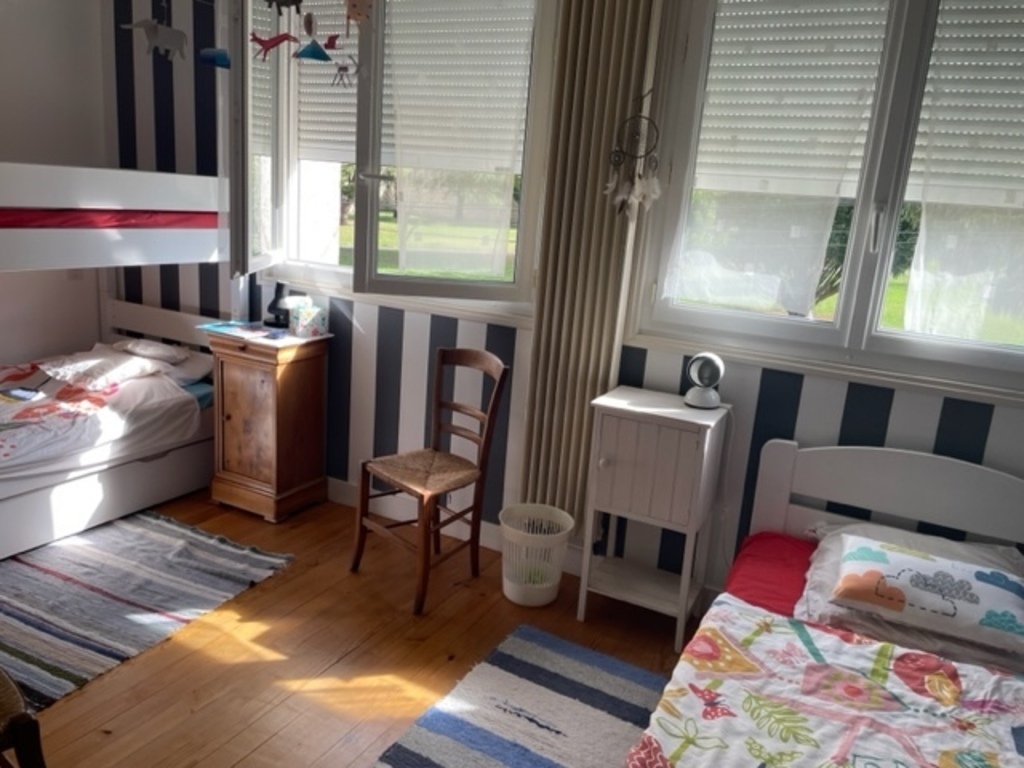 premier étage: chambre enfants (3 lits 90)