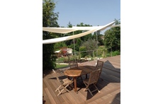 vue sur la terrasse et le jardin