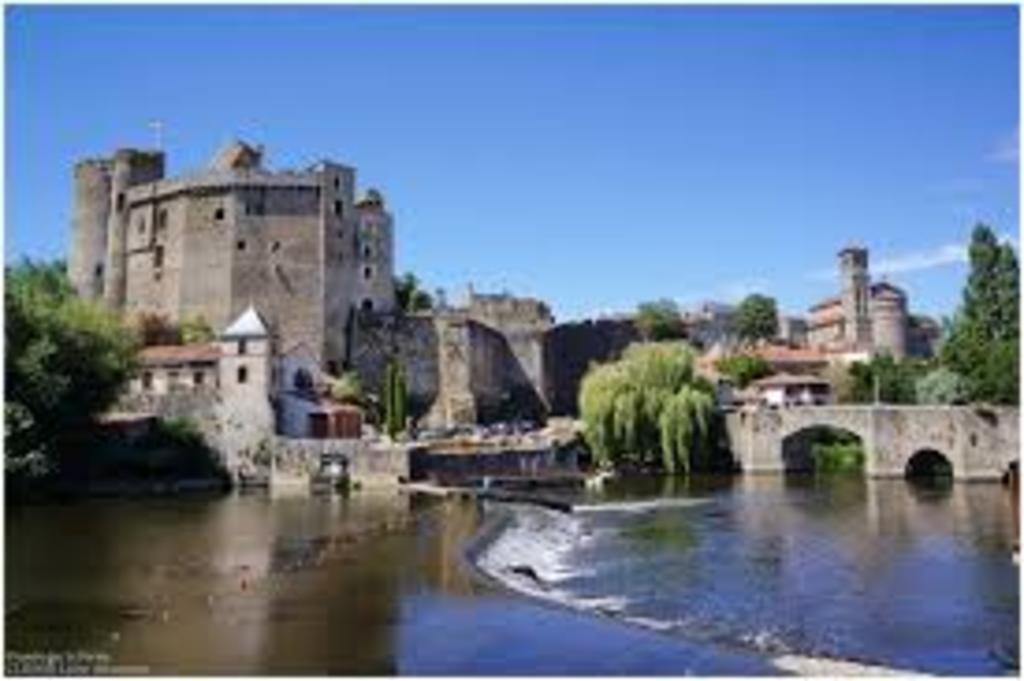 CLISSON CITE MEDIEVAL