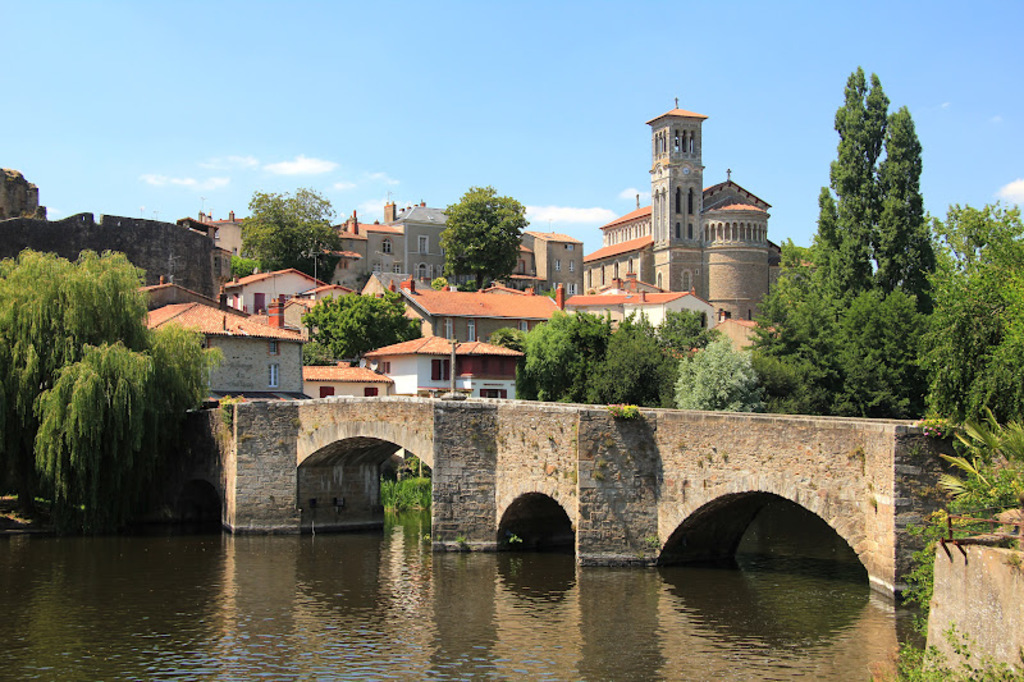 CLISSON CITE MEDIEVAL