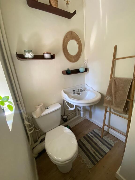 Toilettes du premier étage - First floor toilets