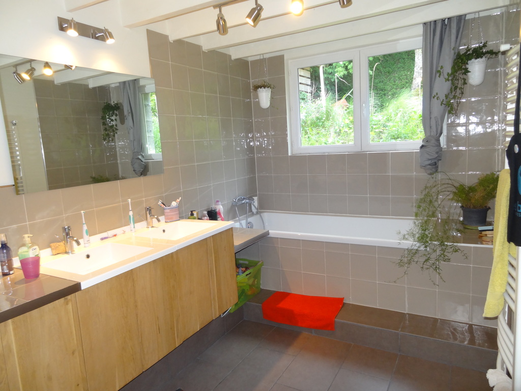 La grande salle de bain