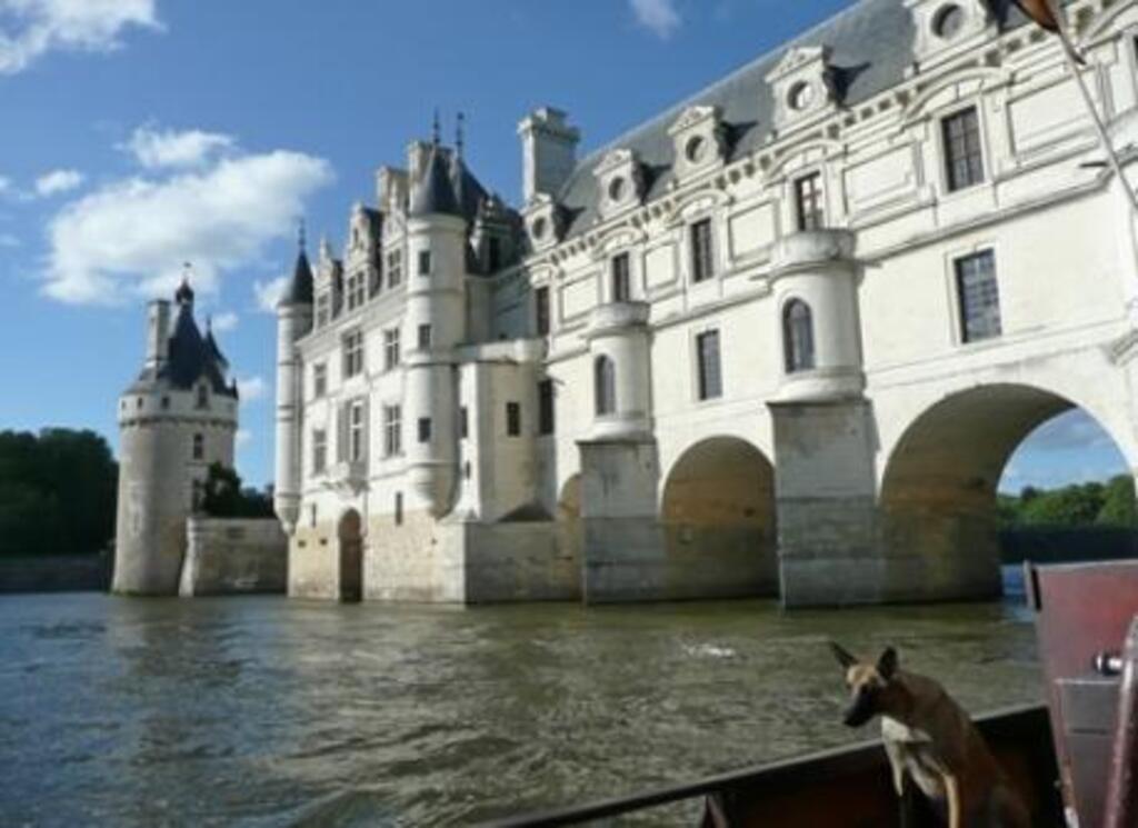 chateau de Chenonceaux ,120 km