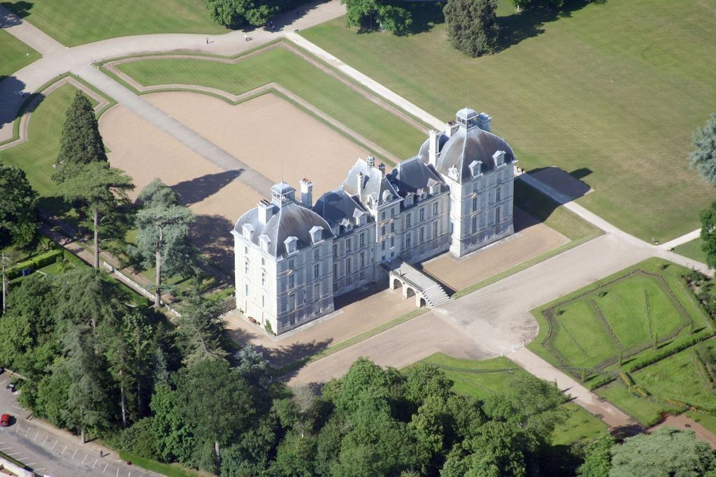 Château de Cheverny , "le château de Tintin " (75 km )