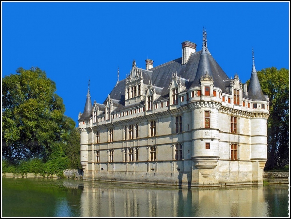 Château d'Azay-le-Rideau (158 km)
