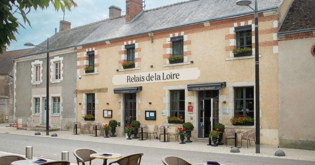 Very nice and good restaurant 2mn walk from the house , 