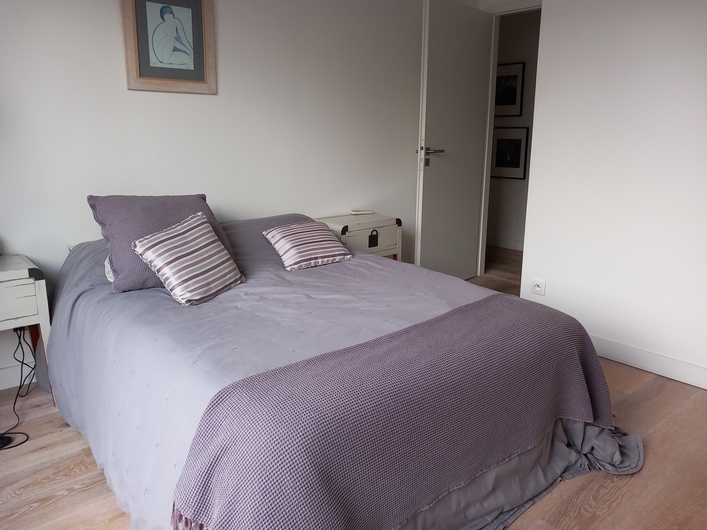 Parents bedroom with privat bathroom and access to terrase