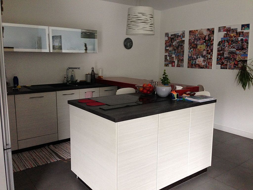 Kitchen - dining corner