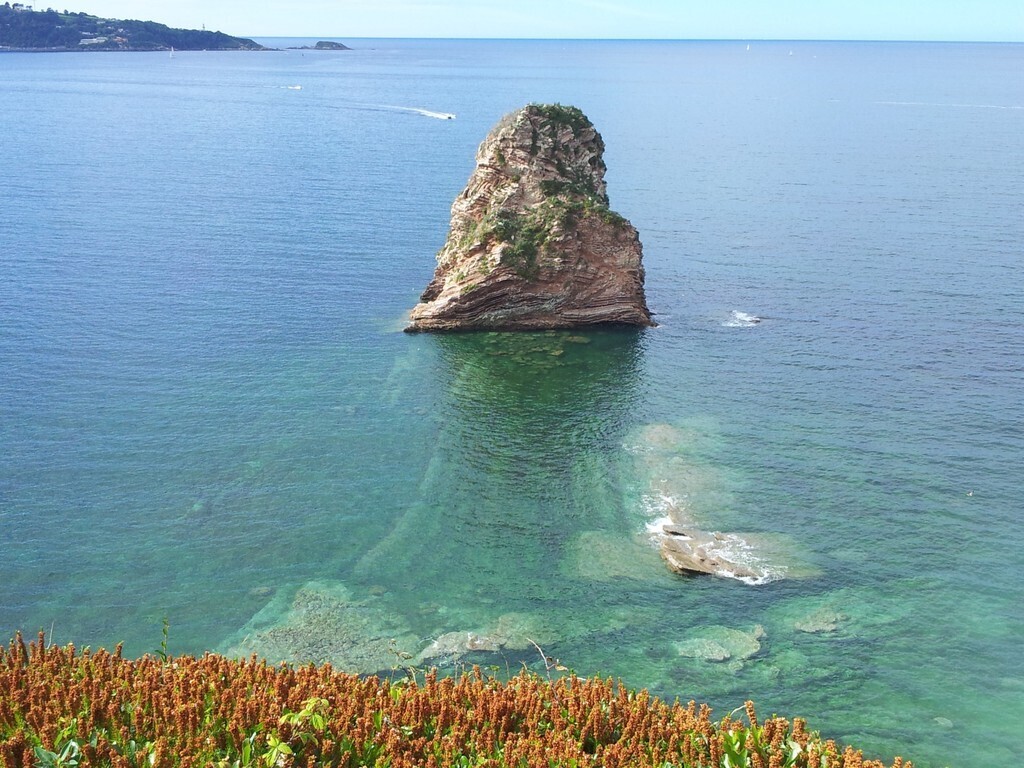 rocks in Hendaye