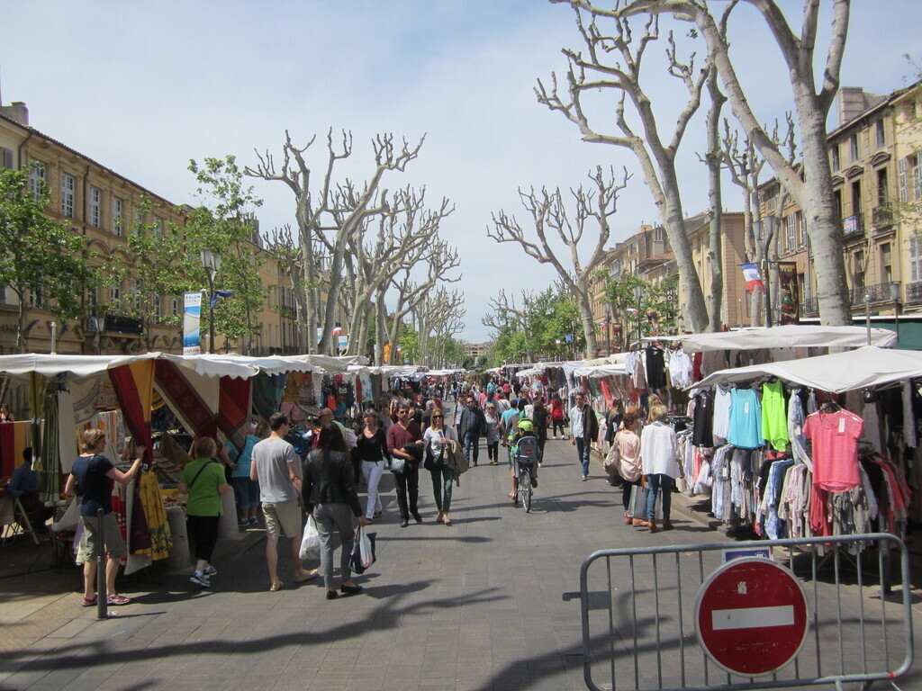 Marché sur le Cours Mirabeau
