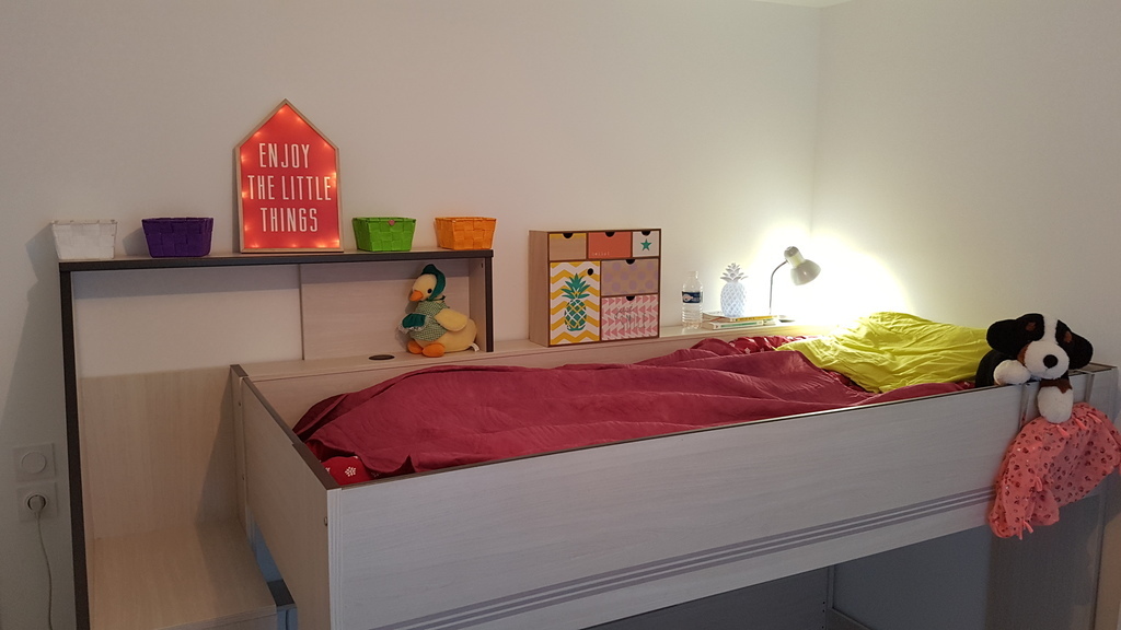 Children bedroom (1/3)