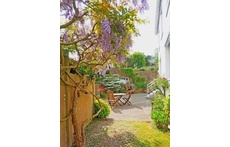 Le jardin et l.agréable terrasse sud