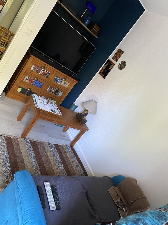 Salle tv avec fauteuils relax