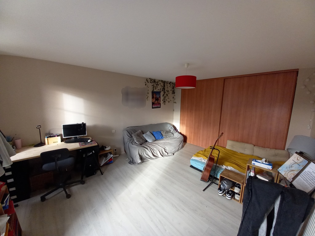 Lison's bedroom (14 years old) - Largest one (20m²?) - Double bed