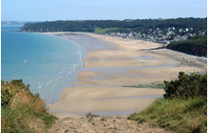 Nice beach "les Rosaires", 10 minutes from the house