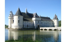 15' from Angers, beautiful castle of the Plessis Bourré