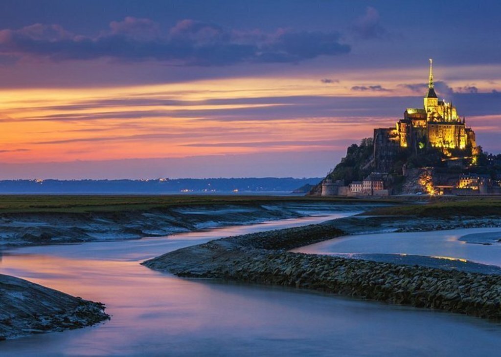 Mont-Saint-Michel (1h30 by car)