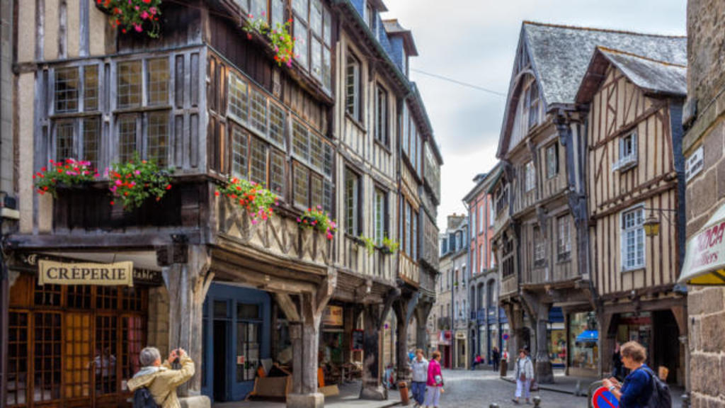 Dinan (medieval town) 40 min by car