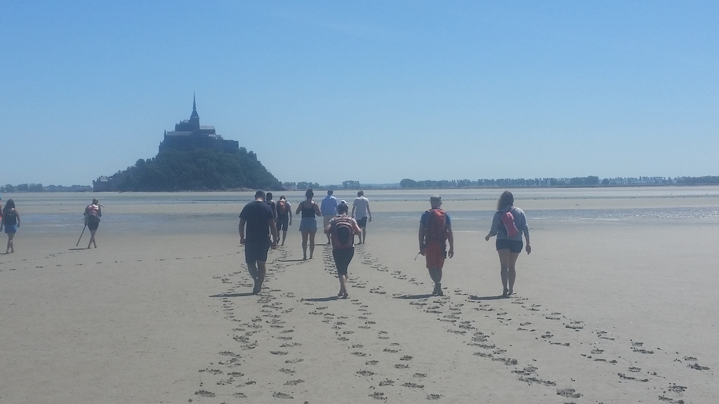 Crossing the bay of Mont Saint-Michel
