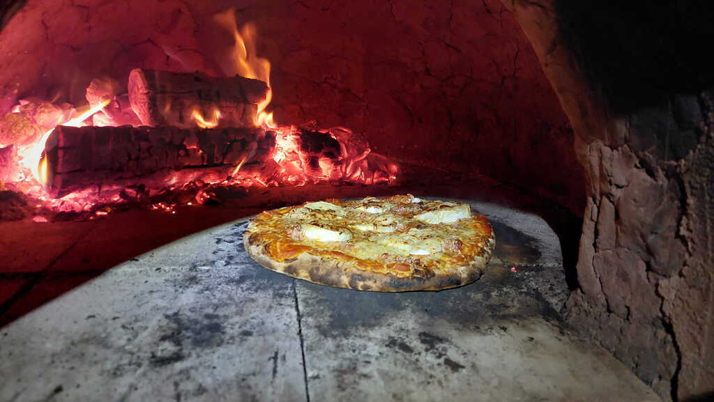 Faites votre pizza au feu de bois !