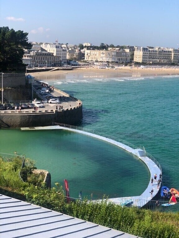 Dinard (54 km - 1h05)