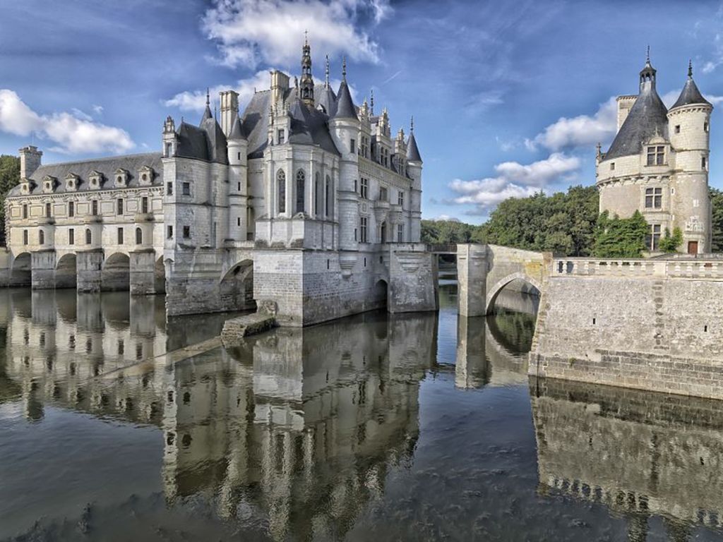 Chenonceau castle at 5 min. by car