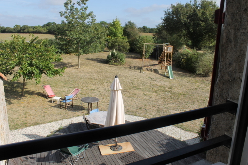 ... which overlooks the garden