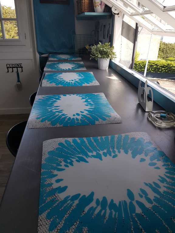 kitchen table with a view of a beautiful 19th-century residence