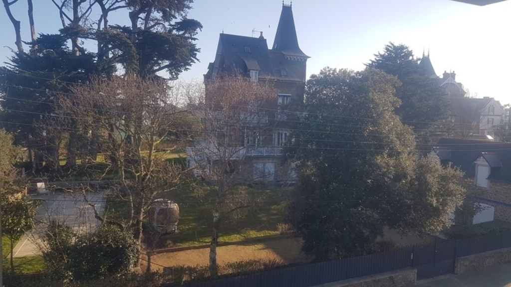 vue de la fenêtre de la cuisine