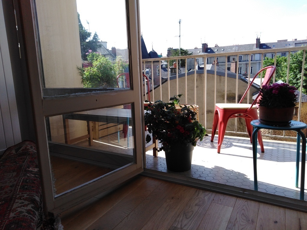 balcon côté coin repas 