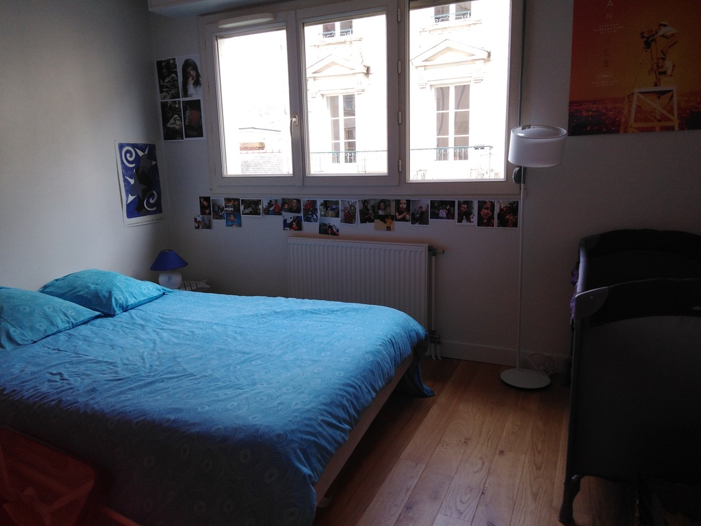 chambre - bedroom avec 2 lits  : un 140 et un 80