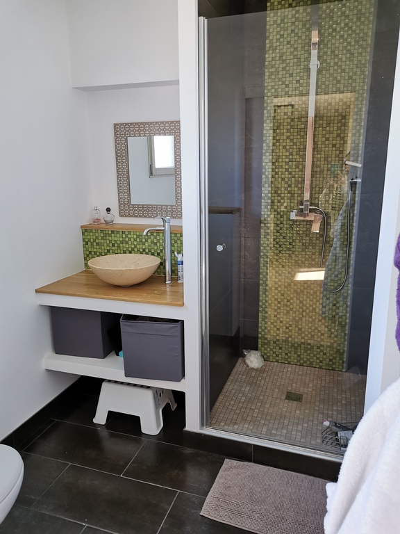 Salle de douche des enfants 