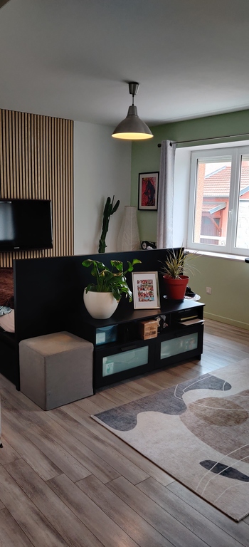 3rd room with a queen-size bed + desk + TV (2nd floor)