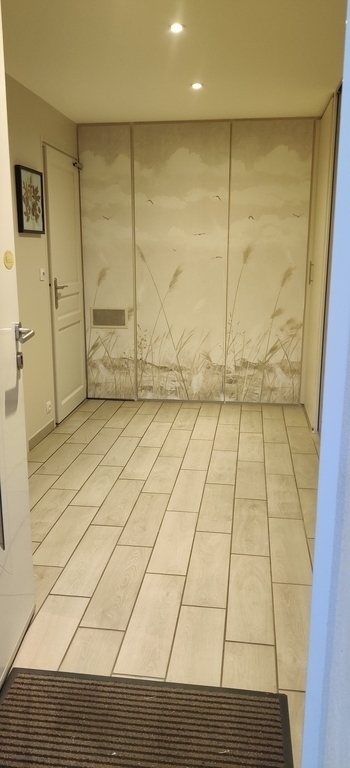 The entrance (1st floor)