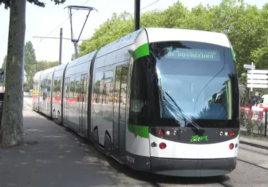 Le tramway 1 passe près de chez nous et va directement au centre