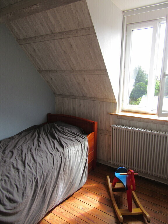 The third bedroom (two little bed) on second floor