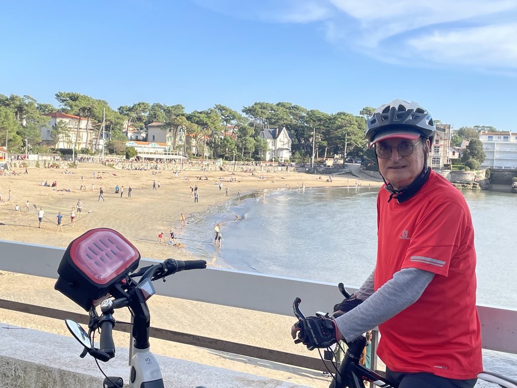 La plage devant l’appartement ; départ pour vélo sur la velodyssée qui passe à Saint Palais sur mer