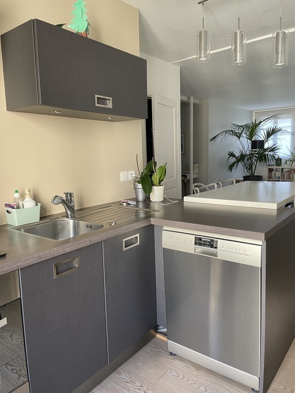 kitchen with dish washer