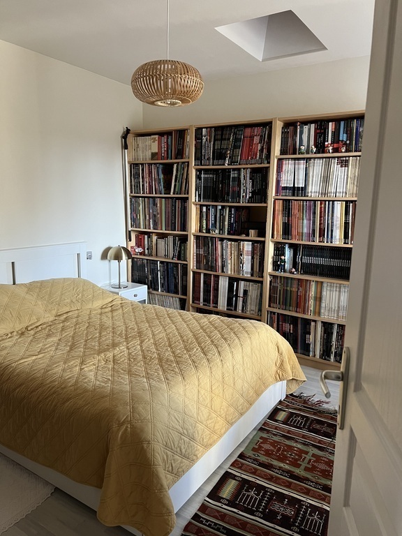 Une des deux chambres de l’étage 