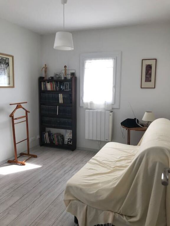 bedroom with 140 cm sofa bed