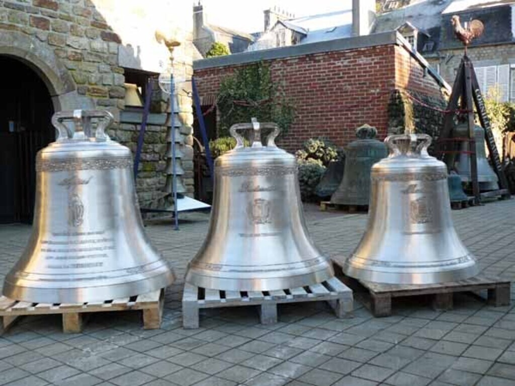 Fonderies de cloches à Villedieu Les Poêles(20km) 