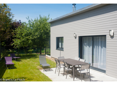 Terrasse bois avec pelouse clos