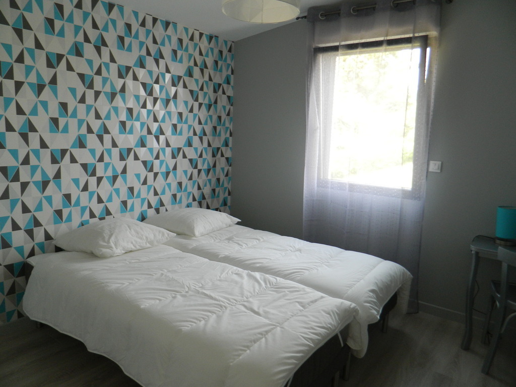 Chambre avec  soit 2 lits 80/200  ou un grand lit 160/200