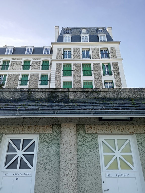 Grand Hôtel à Dinard sur la côte à 1 h 30.