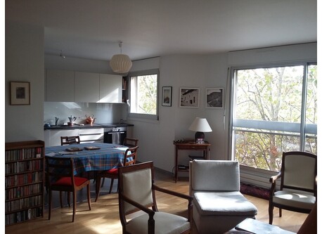 le salon avec cuisine