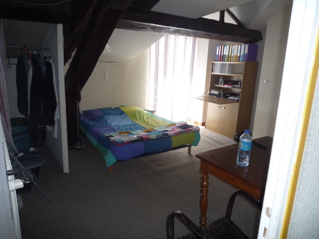 La chambre mansardée du  Studio il y a deux ans