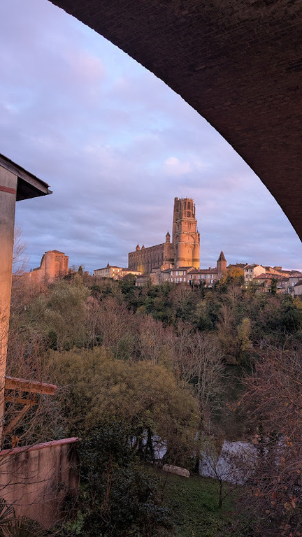 La cathedral vu de la passerelle