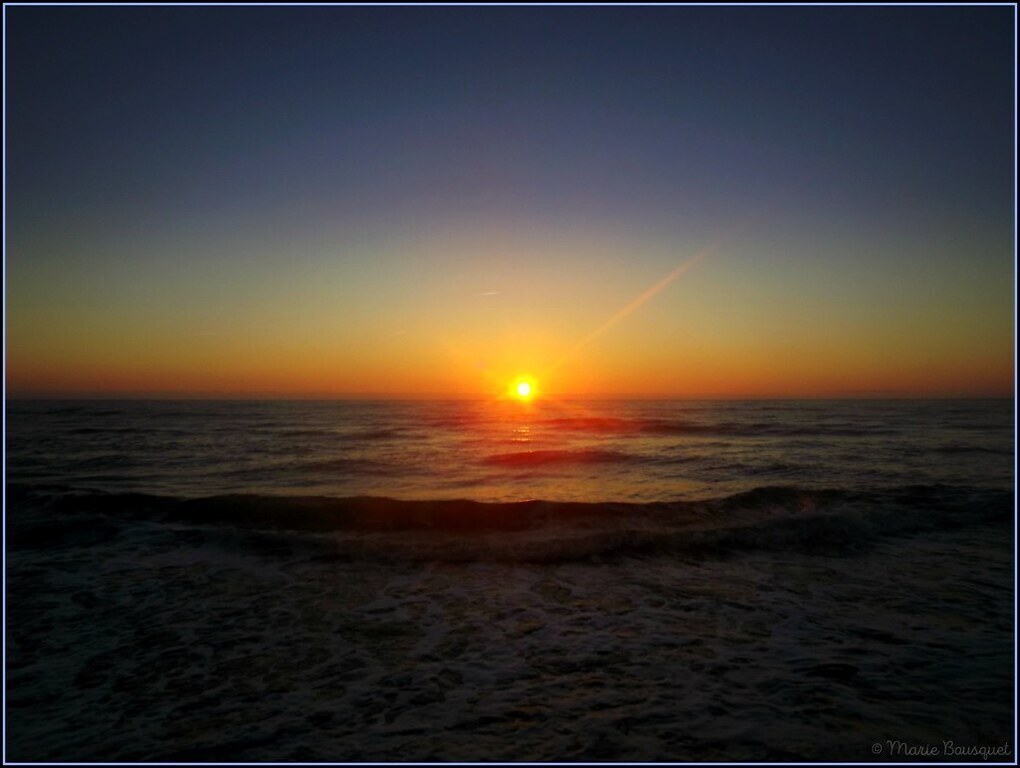 Lever de soleil sur la plage à 5 mn de la maison